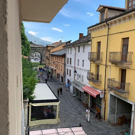 Casa Di Marzi Apartment Aosta Luaran gambar